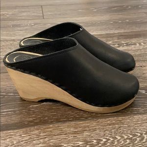 No. 6 New School Wedge Clogs Black 38